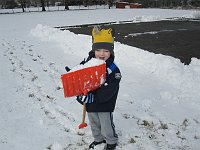  Mommy, I'm shoveling the grass!